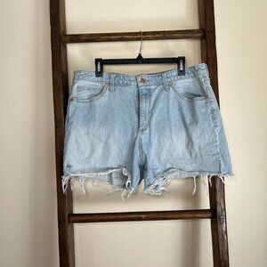 Universal Thread Goods Co. Vintage Midi Denim Shorts - Size 16 / 33R / XL